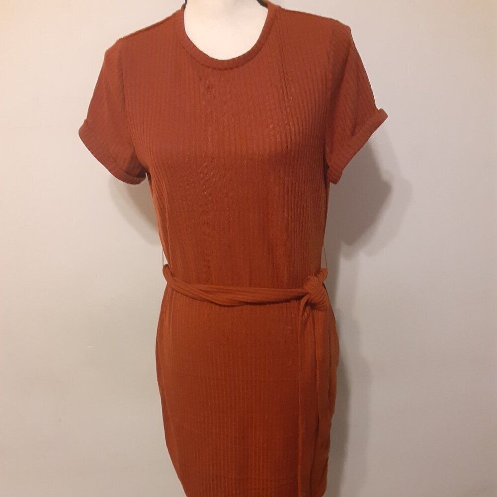 Shein (L) Rust Color Knit Dress w/Scoop Neck, Belt & Short Sleeves